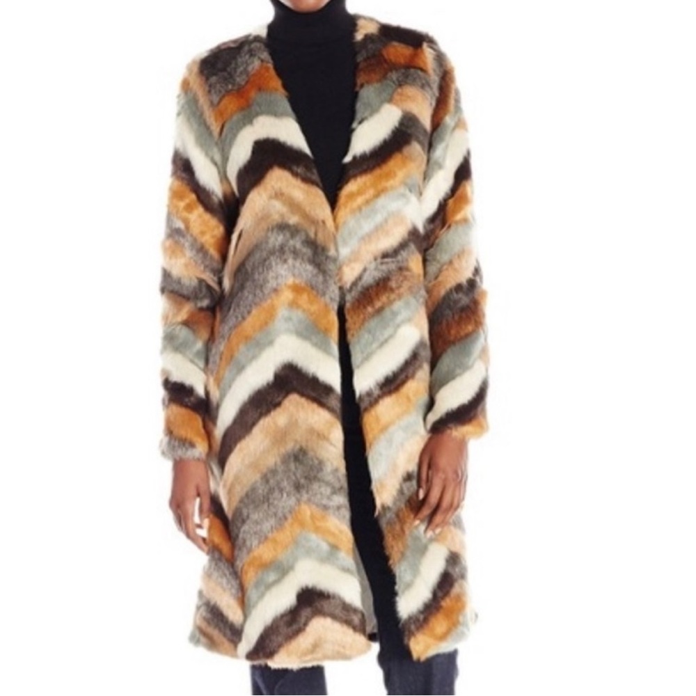 NWOT Tart Collections Faux Fur Coat S
